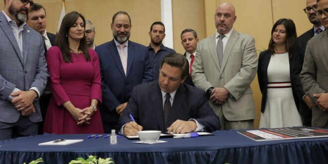 Desantis signs Florida's social media law