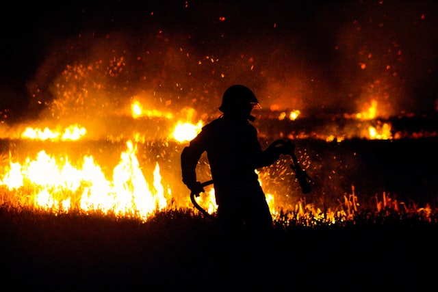 fj-r_hgv8qEkwU-unsplash - Poli Alert firefighter