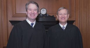Justice John Roberts and Justice Brett Kavanaugh