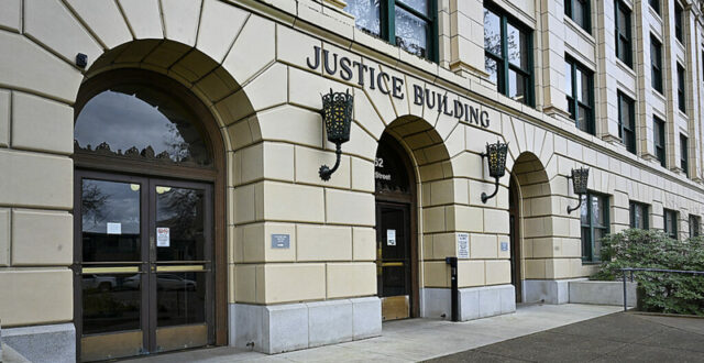 Oregon Justice building
