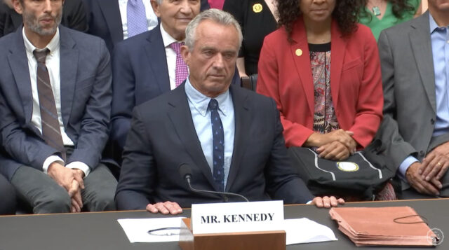 - Poli Alert RFK Jr.
