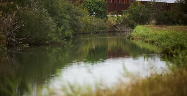 Border wall on Texas/Mexico border