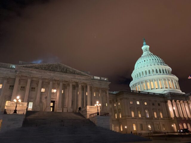 US-Capitol-night-2048x1536 - Poli Alert Capitol
