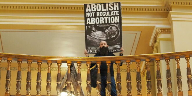 anti-abortion protestor