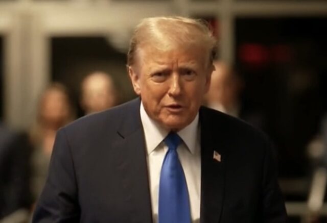 Trump Accuses Kamala Harris of Faking Airport Crowds Using AI: Calls It ...