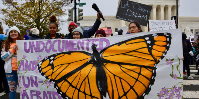 Protesters supporting DACA