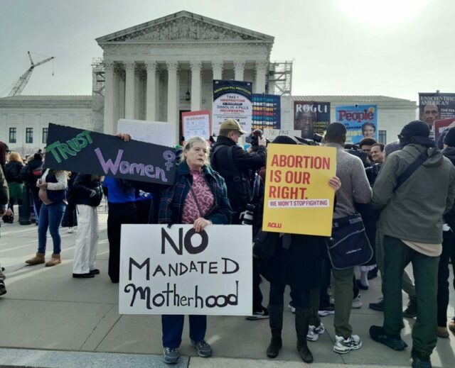 oliveauphoto-1024x8311718924873 - Poli Alert Supporters of reproductive rights protested outside the U.S. Supreme Court