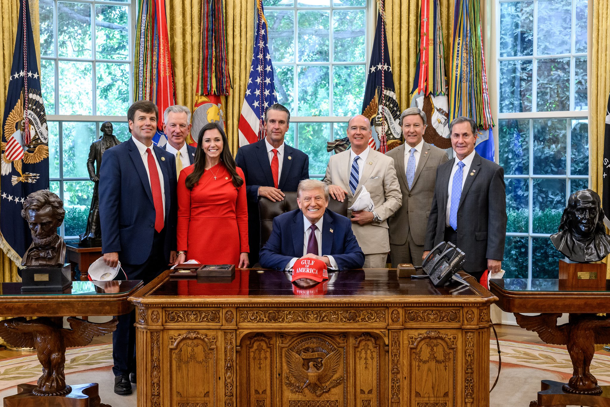 Trump, Alabama delegation - Poli Alert President Trump and the Alabama Congressional delegation