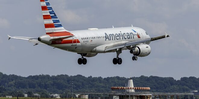 American Airlines jet on final approach, landing at Reagan National Airport